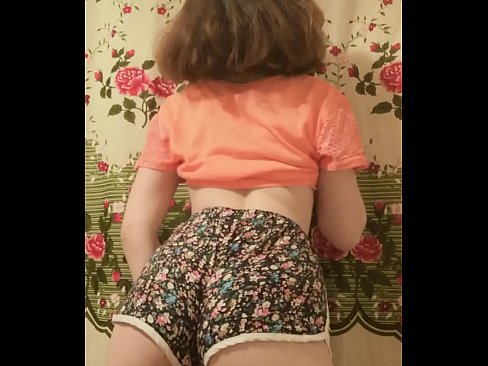❤️ Sexy matashin jariri yana cire guntun wando a kyamara ️ Ingantacciyar batsa ❌️